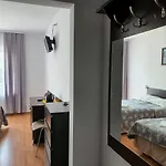 Homestay Astoria *