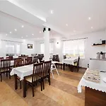Astoria Homestay *